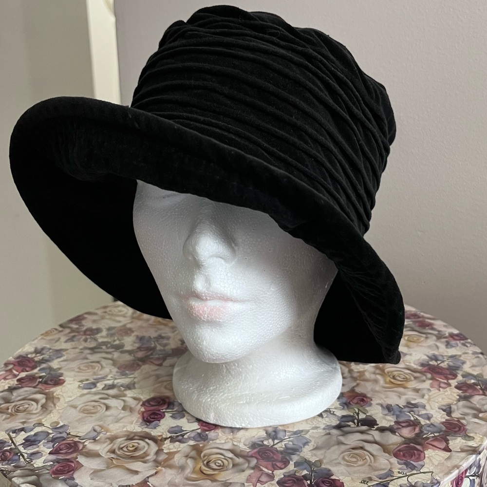 Black Velour Bucket Hat With Ruching at the Crown